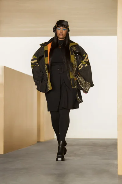 Look 19